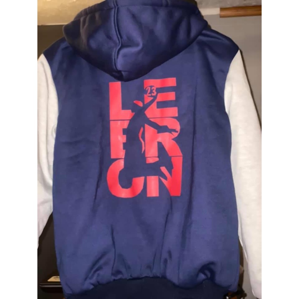 💛3 for $15 bundle!!!💛 LeBron James zip up.